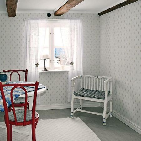 Stunning Home In Tjaellmo With Kitchen 외부 사진