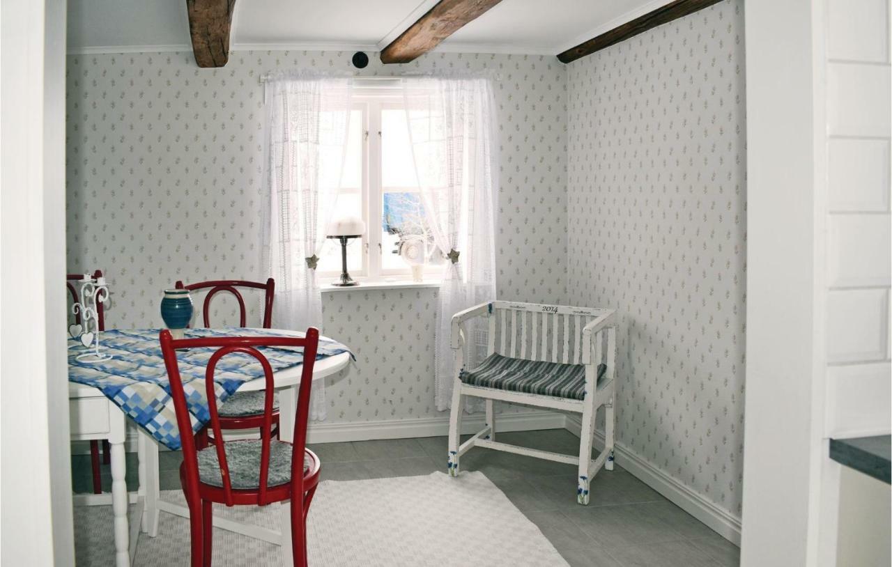 Stunning Home In Tjaellmo With Kitchen 외부 사진